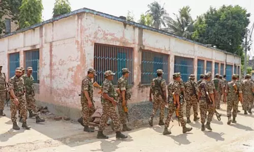 पश्चिम बंगाल चुनाव: 2,400 CAPF, आईआरबी और अन्य बलों की कंपनियों की होगी तैनात पश्चिम बंगाल चुनाव: 2,400 CAPF, आईआरबी और अन्य बलों की कंपनियों की होगी तैनात