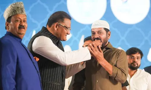 अज़हरुद्दीन ने ईद की शुभकामनाएं दीं, तेलंगाना में एकता पर जोर दिया अज़हरुद्दीन ने ईद की शुभकामनाएं दीं, तेलंगाना में एकता पर जोर दिया