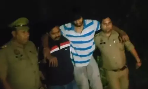पुलिस और बदमाश के बीच मुठभेड़ पुलिस और बदमाश के बीच मुठभेड़