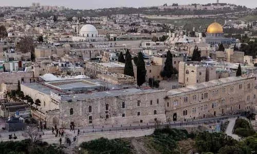 Iran-Israel War LIVE: ईरान ने पर्यटन स्थलों को धमकी दी Iran-Israel War LIVE: ईरान ने पर्यटन स्थलों को धमकी दी