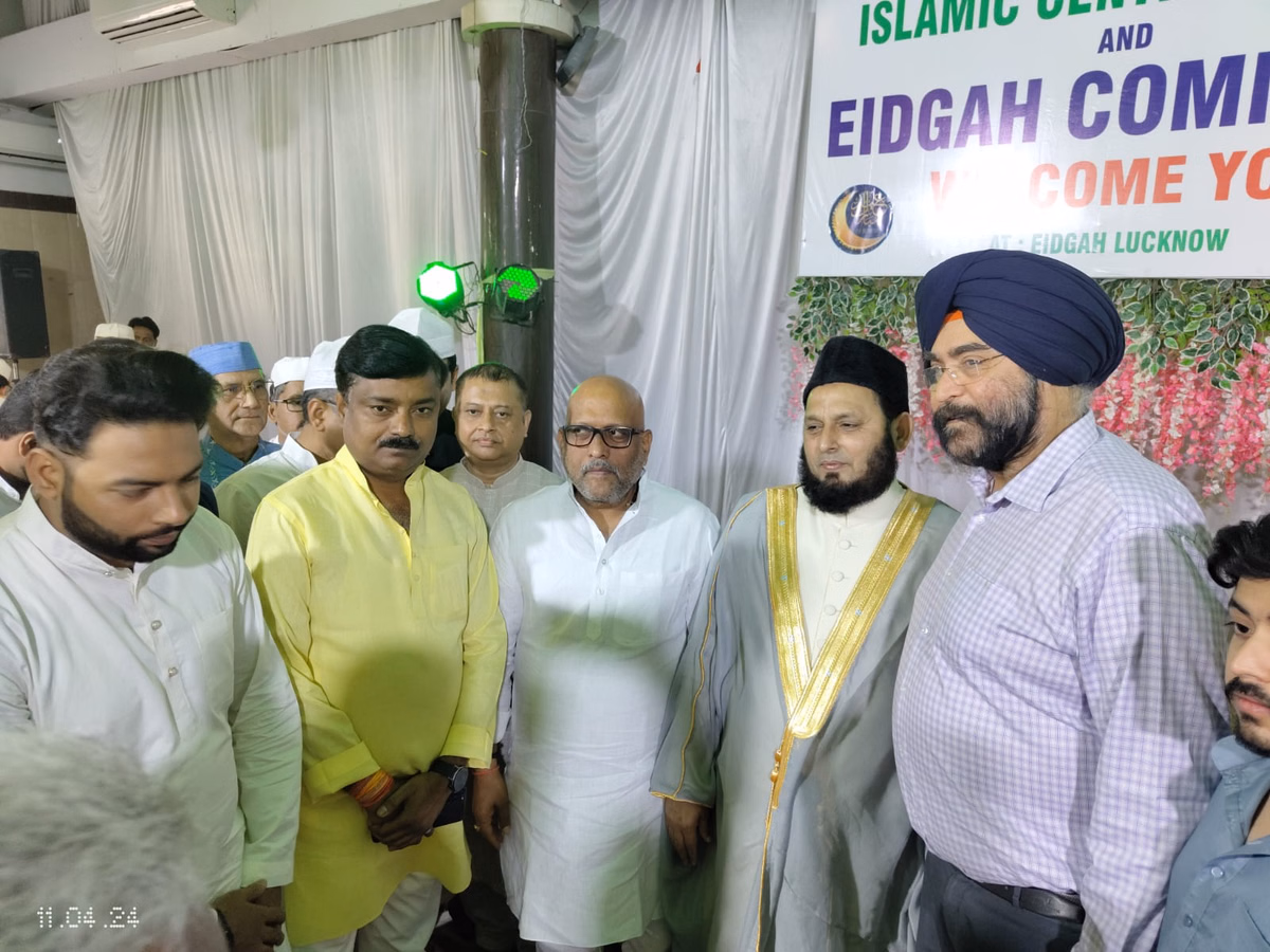 Lucknow: ईद के मौके पर अजय राय पहुंचे ऐशबाग ईदगाह