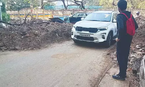 SWD के काम से Ormes Road संकरी हुई, Kilpauk में ट्रैफिक की समस्या बढ़ी SWD के काम से Ormes Road संकरी हुई, Kilpauk में ट्रैफिक की समस्या बढ़ी