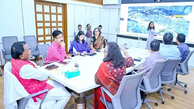 CM ने कटक में महानदी रिवरफ्रंट प्रोजेक्ट को नेशनल टूरिस्ट डेस्टिनेशन के तौर पर डेवलप करने का निर्देश दिया CM ने कटक में महानदी रिवरफ्रंट प्रोजेक्ट को नेशनल टूरिस्ट डेस्टिनेशन के तौर पर डेवलप करने का निर्देश दिया