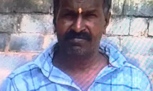 Police थाने के सामने शव रखकर प्रदर्शन; पुलिस के खिलाफ आक्रोश