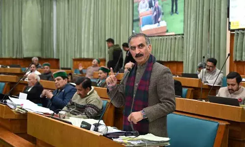 Himachal: वित्तीय बर्बादी, 1,098 सरकारी इमारतें बेकार पड़ी, करोड़ों रुपये कंक्रीट में फँसे Himachal: वित्तीय बर्बादी, 1,098 सरकारी इमारतें बेकार पड़ी, करोड़ों रुपये कंक्रीट में फँसे