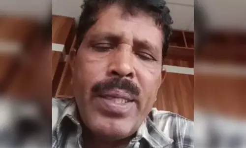 रिटायरमेंट से एक हफ्ते पहले सरकारी अधिकारी ने दफ्तर में की आत्महत्या, सीनियर पर लगाए आरोप रिटायरमेंट से एक हफ्ते पहले सरकारी अधिकारी ने दफ्तर में की आत्महत्या, सीनियर पर लगाए आरोप