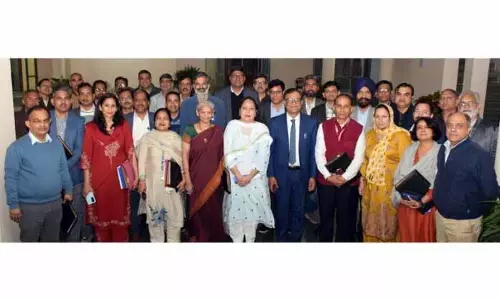 अकादमिक परिषद ने SMVDU के अकादमिक पोर्टफोलियो के विस्तार पर चर्चा की अकादमिक परिषद ने SMVDU के अकादमिक पोर्टफोलियो के विस्तार पर चर्चा की