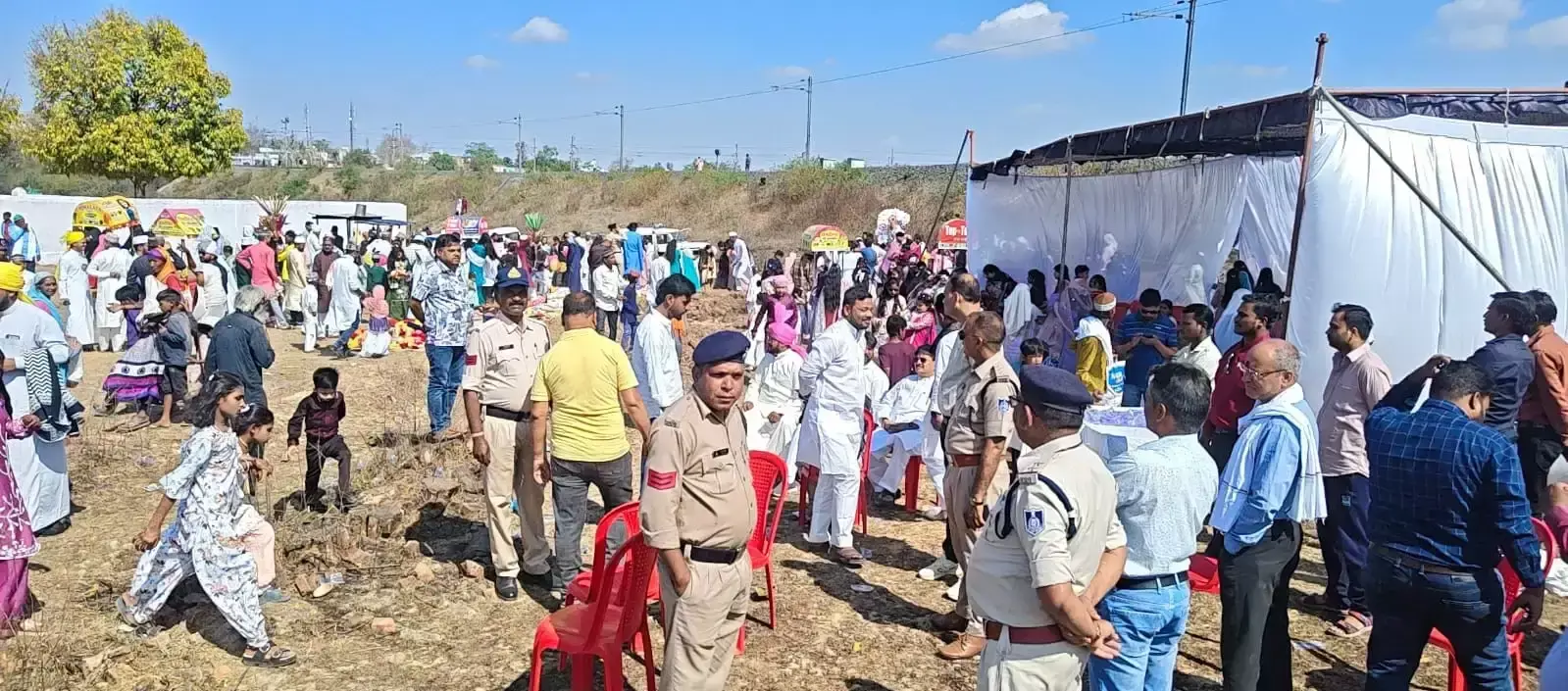 Anuppur: अनूपपुर में ईद का उत्साह, राज्य मंत्री ने दी मुबारकबाद Anuppur: अनूपपुर में ईद का उत्साह, राज्य मंत्री ने दी मुबारकबाद
