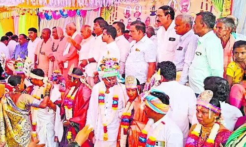सामूहिक विवाह के माध्यम से आर्थिक आत्मनिर्भरता: Sanganbaswa Swamiji सामूहिक विवाह के माध्यम से आर्थिक आत्मनिर्भरता: Sanganbaswa Swamiji
