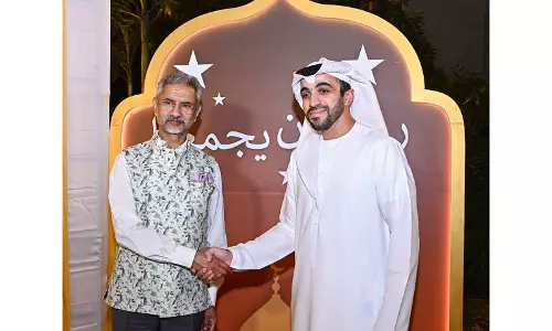 भारत में UAE के राजदूत ने पश्चिम एशिया संघर्ष के बीच भारतीय प्रवासियों को सुरक्षा का भरोसा दिलाया भारत में UAE के राजदूत ने पश्चिम एशिया संघर्ष के बीच भारतीय प्रवासियों को सुरक्षा का भरोसा दिलाया