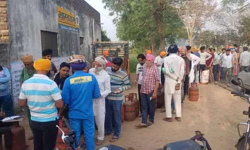 Fatehgarh Sahib में सख्ती के बावजूद गैस की किल्लत जारी