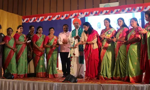 महिलाओं को उद्यमी बनने दें: Uma Reddy