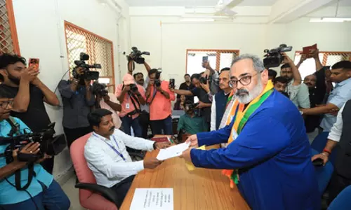 केरल चुनाव: भाजपा उम्मीदवार राजीव चंद्र शेखर ने नेमोम से भरा नामांकन पत्र, मुकाबला होगा दिलचस्प