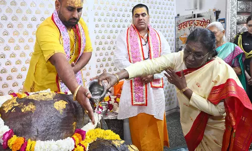 राष्ट्रपति द्रौपदी Murmu ने मथुरा के दानघाटी मंदिर में पूजा-अर्चना की