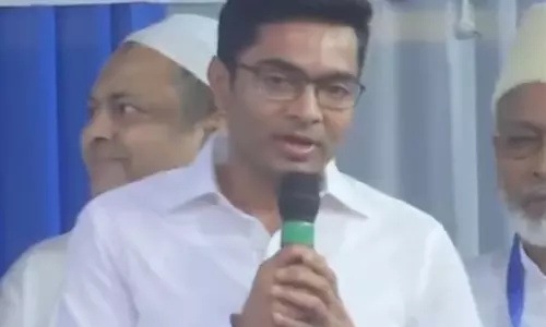 TMC के अभिषेक बनर्जी ने कोलकाता में ईद के जश्न के दौरान एकता और सद्भाव बनाए रखने की अपील की