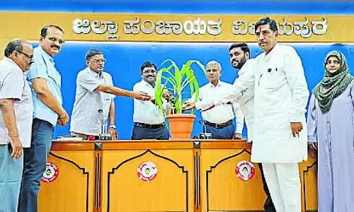 पर्याप्त पेयजल उपलब्ध कराएं: Prakash Waddara पर्याप्त पेयजल उपलब्ध कराएं: Prakash Waddara