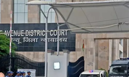 UP के मंत्री दानिश आज़ाद अंसारी ने लखनऊ की शाही मस्जिद में ईद की नमाज़ पढ़ी UP के मंत्री दानिश आज़ाद अंसारी ने लखनऊ की शाही मस्जिद में ईद की नमाज़ पढ़ी