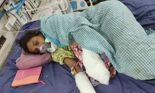 Miyapur इलाके में एक महिला पर शेफ़ साथी ने हमला किया Miyapur इलाके में एक महिला पर शेफ़ साथी ने हमला किया