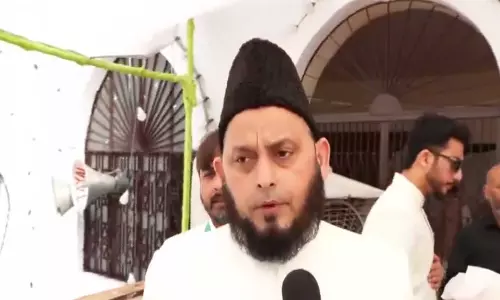 AIMPLB के सदस्य मौलाना खालिद रशीद ने ईद-उल-फितर की बधाई दी AIMPLB के सदस्य मौलाना खालिद रशीद ने ईद-उल-फितर की बधाई दी