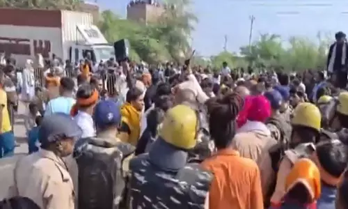 मथुरा हादसे के बाद पुलिस और स्थानीय लोगों में झड़प, CM ने कार्रवाई के दिए निर्देश