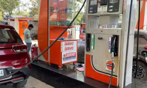 Premium petrol 2.35 रुपये प्रति लीटर तक महंगा हुआ, रेगुलर ईंधन की कीमतें अपरिवर्तित Premium petrol 2.35 रुपये प्रति लीटर तक महंगा हुआ, रेगुलर ईंधन की कीमतें अपरिवर्तित