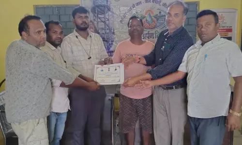 जल संरक्षण के लिए नौरंगपुर में जल अर्पण कार्यक्रम संपन्न जल संरक्षण के लिए नौरंगपुर में जल अर्पण कार्यक्रम संपन्न