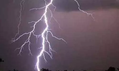 IMD ने कल ओडिशा के 12 ज़िलों में बिजली कड़कने के साथ तूफ़ान की चेतावनी दी