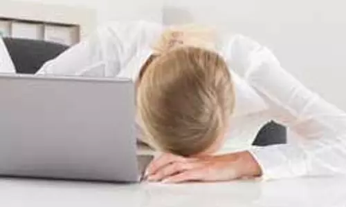 नींद में ‘जेंडर गैप’! क्यों महिलाएं सोती  हैं कम?