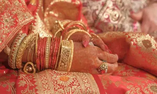 IAS Officer की 30 लाख की शादी बनी बुरा सपना; लगा मानव तस्करी का आरोप IAS Officer की 30 लाख की शादी बनी बुरा सपना; लगा मानव तस्करी का आरोप