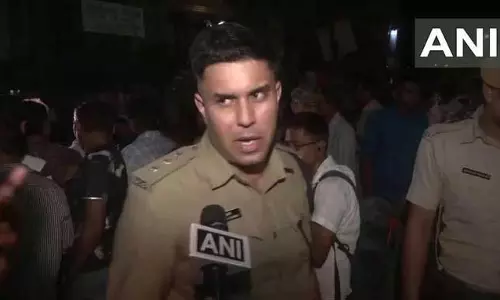बारानगर झड़प पर ACP का बयान— “हालात सामान्य, स्थिति नियंत्रण में” बारानगर झड़प पर ACP का बयान— “हालात सामान्य, स्थिति नियंत्रण में”