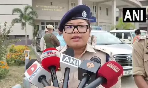 असम चुनाव के लिए सुरक्षा कड़ी, ASP पूनम पेगु ने किया स्थिति का जायजा असम चुनाव के लिए सुरक्षा कड़ी, ASP पूनम पेगु ने किया स्थिति का जायजा