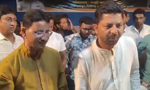 अनुब्रत राजनीति में भी शामिल हैं, जिसे जमशेद Kajalda brand कहते