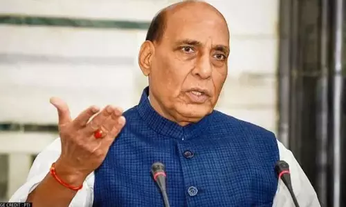 Rajnath Singh बोले—पश्चिम एशिया युद्ध वैश्विक चिंता, समाधान सिर्फ बातचीत से संभव Rajnath Singh बोले—पश्चिम एशिया युद्ध वैश्विक चिंता, समाधान सिर्फ बातचीत से संभव