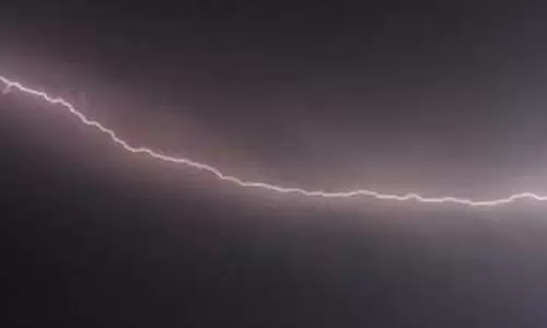 WEATHER: बिजली गिरने से 6 लोगों की मौत, 10 अन्य घायल WEATHER: बिजली गिरने से 6 लोगों की मौत, 10 अन्य घायल