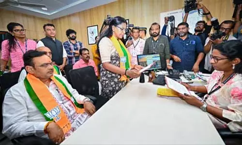 भाजपा प्रत्याशियों के नामांकन के लिए तिरुवनंतपुरम पहुंचे सीएम भजनलाल शर्मा भाजपा प्रत्याशियों के नामांकन के लिए तिरुवनंतपुरम पहुंचे सीएम भजनलाल शर्मा