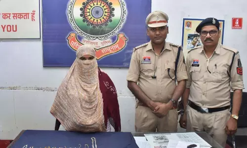 घरेलू विश्वास का दुरुपयोग कर सोने की चोरी, आरोपी महिला गिरफ्तार घरेलू विश्वास का दुरुपयोग कर सोने की चोरी, आरोपी महिला गिरफ्तार