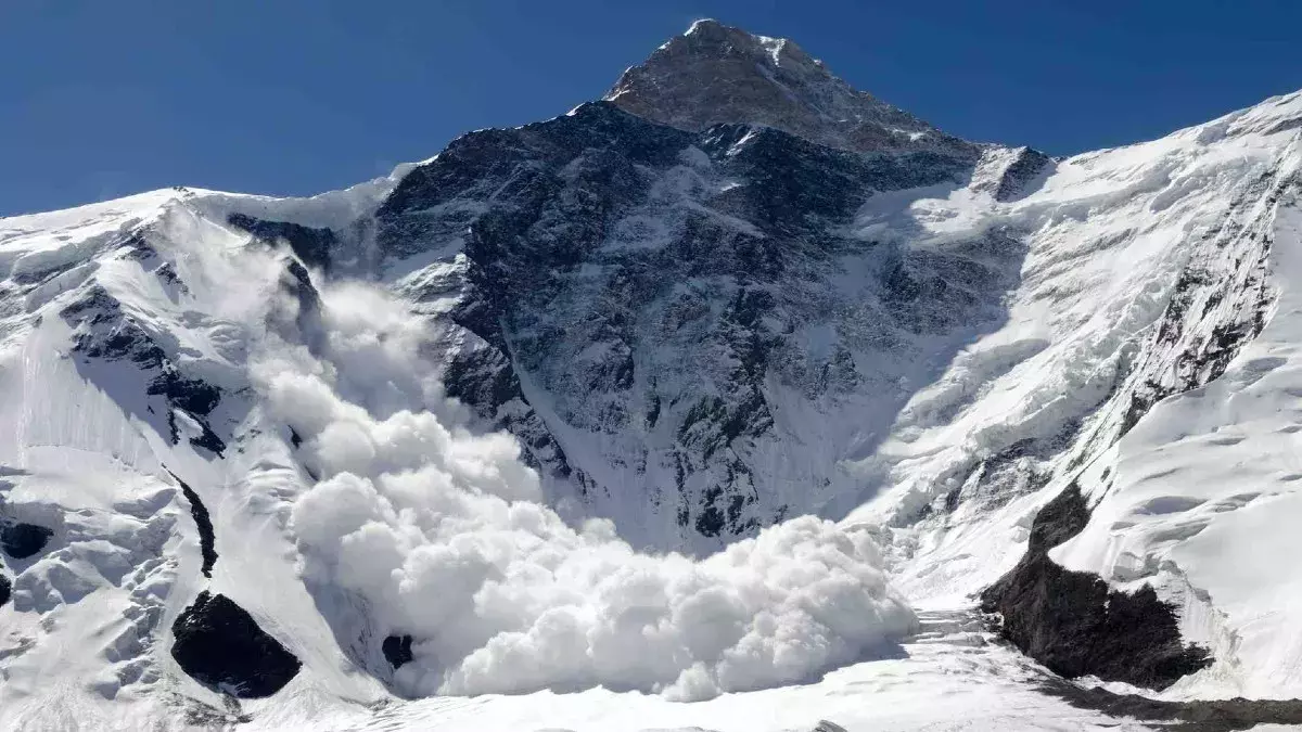 Srinagar: 2600 मीटर से ऊपर मध्यम हिमस्खलन जोखिम, उत्तरी कश्मीर में अलर्ट जारी Srinagar: 2600 मीटर से ऊपर मध्यम हिमस्खलन जोखिम, उत्तरी कश्मीर में अलर्ट जारी