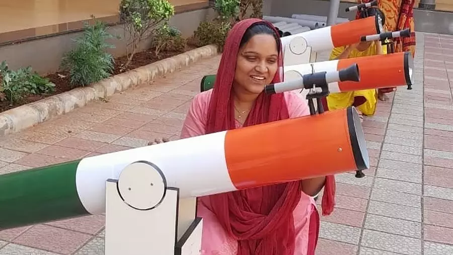 Karnataka: आध्यात्मिक विषयों में प्रशिक्षित, ग्राम पंचायत लाइब्रेरियनों के लिए काम का दायरा बढ़ा Karnataka: आध्यात्मिक विषयों में प्रशिक्षित, ग्राम पंचायत लाइब्रेरियनों के लिए काम का दायरा बढ़ा
