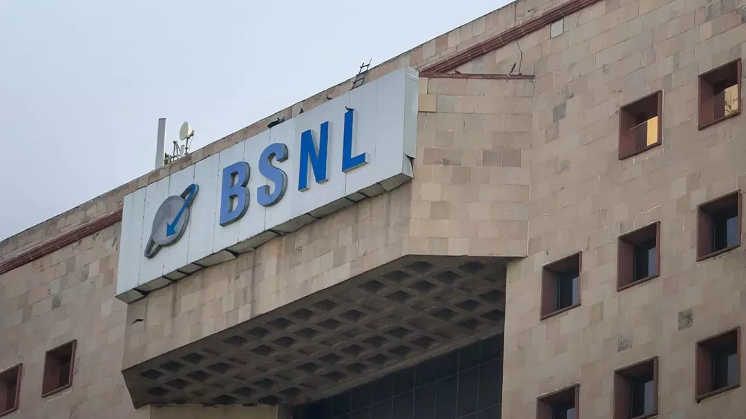 New Delhi: BSNL प्राइवेटाइजेशन को लेकर स्थिति साफ, सरकार का बयान New Delhi: BSNL प्राइवेटाइजेशन को लेकर स्थिति साफ, सरकार का बयान