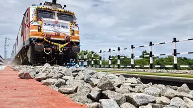 Pattukottai- थिरुथुराईपूंडी हाई-स्पीड इलेक्ट्रिक ट्रेन का परीक्षण रन Pattukottai- थिरुथुराईपूंडी हाई-स्पीड इलेक्ट्रिक ट्रेन का परीक्षण रन