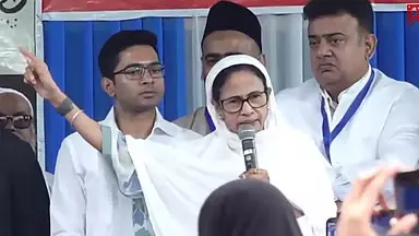 मोदी और BJP वोट देने का अधिकार छीन रहे हैं : Mamata Banerjee मोदी और BJP वोट देने का अधिकार छीन रहे हैं : Mamata Banerjee