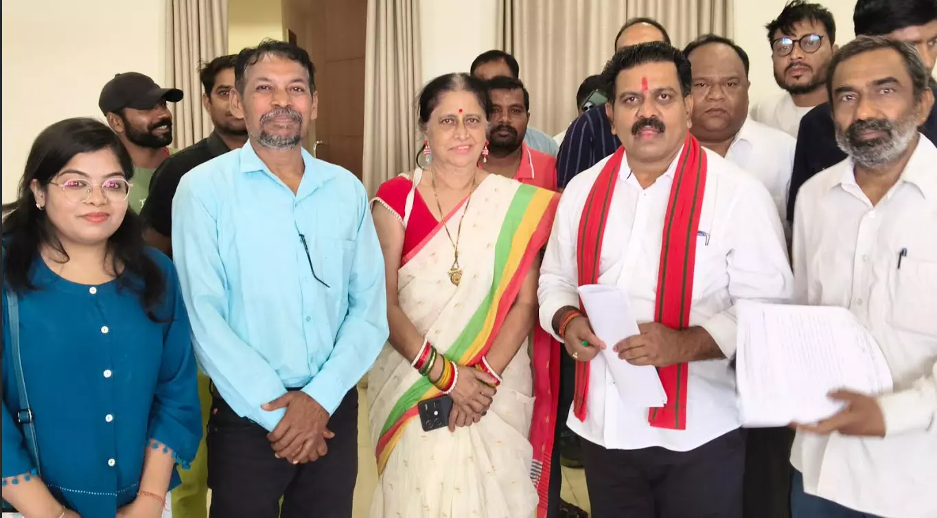 गृहमंत्री के नेतृत्व में नक्सलमुक्त छत्तीसगढ़ विषय पर पेंटिंग बनाएंगे गृहमंत्री के नेतृत्व में नक्सलमुक्त छत्तीसगढ़ विषय पर पेंटिंग बनाएंगे