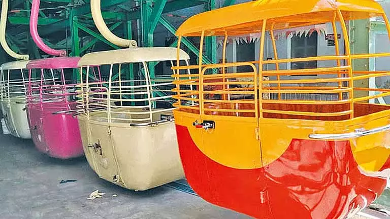 Tamil Nadu: पलानी मुरुगन मंदिर की रोप-कार का ट्रायल रन किया गया Tamil Nadu: पलानी मुरुगन मंदिर की रोप-कार का ट्रायल रन किया गया