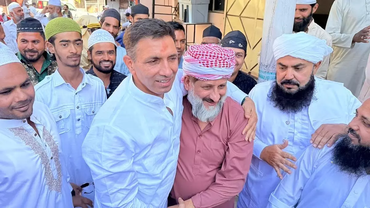 Eid-ul-Fitr 2026: कांग्रेस प्रमुख जीतू पटवारी ने भोपाल के ईदगाह में दी ईद की मुबारकबाद Eid-ul-Fitr 2026: कांग्रेस प्रमुख जीतू पटवारी ने भोपाल के ईदगाह में दी ईद की मुबारकबाद