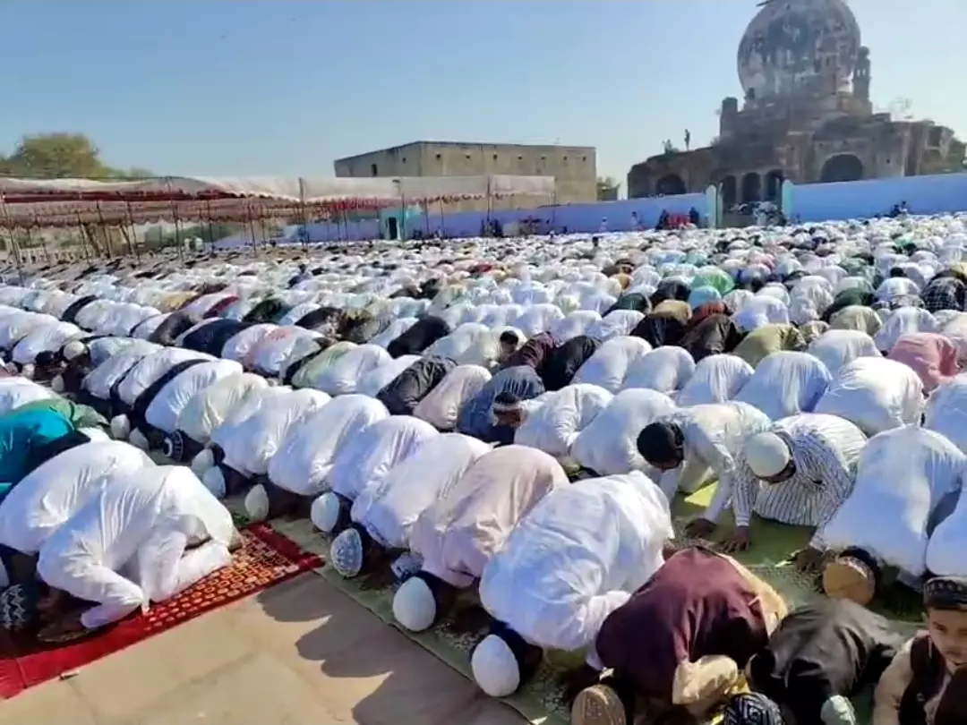 Farrukhabad: ईद पर सुरक्षा के कड़े इंतजाम, अधिकारियों का निरीक्षण Farrukhabad: ईद पर सुरक्षा के कड़े इंतजाम, अधिकारियों का निरीक्षण