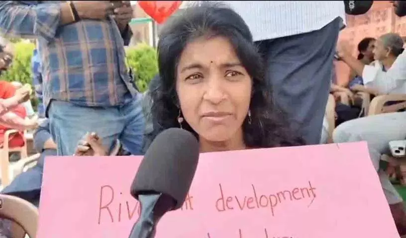 मुझे लगता है कि CM रेवंत रेड्डी का बचपन में कोई शिक्षक नहीं था, मूसी पीड़ित ने कहा मुझे लगता है कि CM रेवंत रेड्डी का बचपन में कोई शिक्षक नहीं था, मूसी पीड़ित ने कहा
