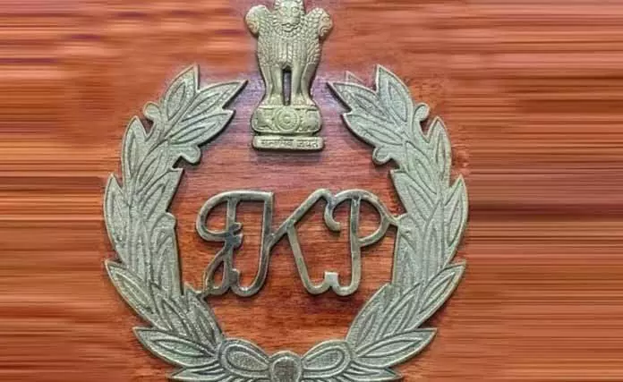 SRINAGAR: पुलिस ने 2 नशा तस्करों को गिरफ्तार किया SRINAGAR: पुलिस ने 2 नशा तस्करों को गिरफ्तार किया