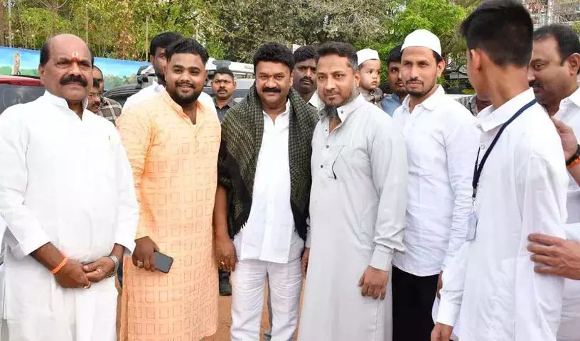रमज़ान का त्योहार धार्मिक सद्भाव का प्रतीक: MLA Talasani रमज़ान का त्योहार धार्मिक सद्भाव का प्रतीक: MLA Talasani