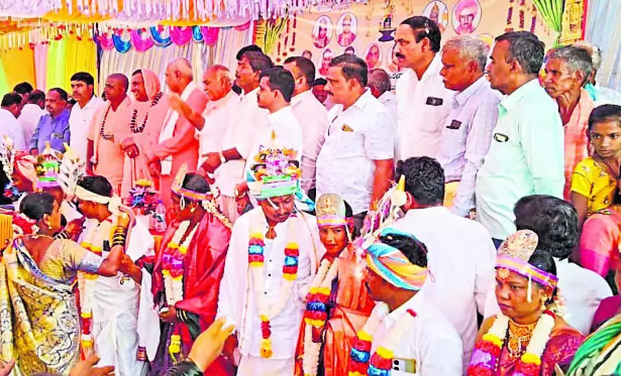 सामूहिक विवाह के माध्यम से आर्थिक आत्मनिर्भरता: Sanganbaswa Swamiji सामूहिक विवाह के माध्यम से आर्थिक आत्मनिर्भरता: Sanganbaswa Swamiji