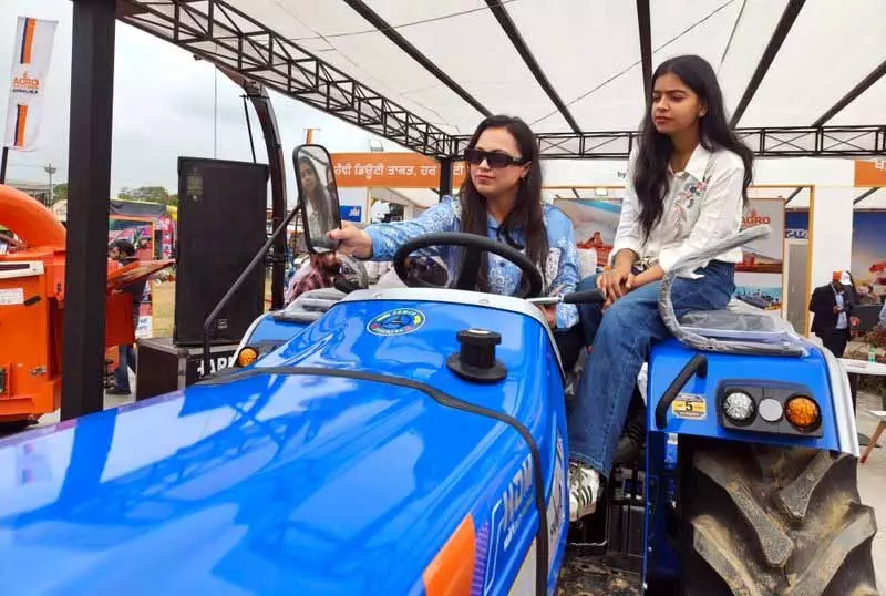 Ludhiana में दो दिवसीय किसान और पशुपालन मेलों की शुरुआत से किसानों में खुशी Ludhiana में दो दिवसीय किसान और पशुपालन मेलों की शुरुआत से किसानों में खुशी